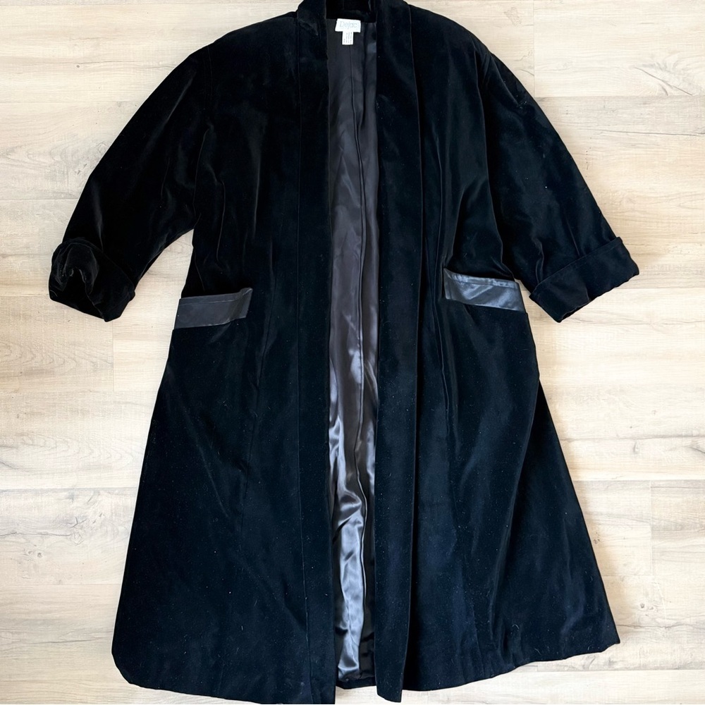 Vintage Dejac Paris 1980s Black Velvet Bow Back Opera Coat - One Size - Picture 5 of 8